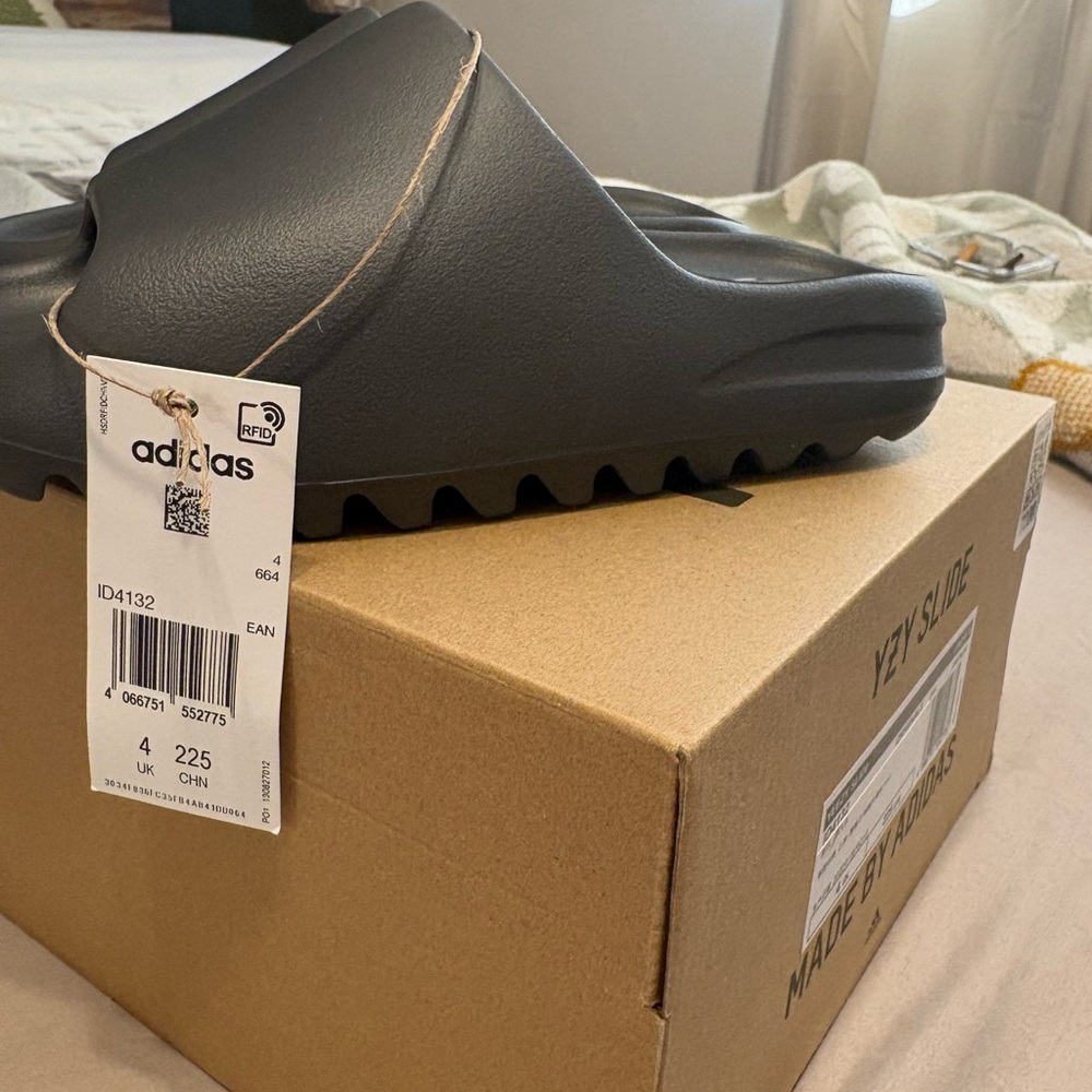 Adidas YZY Slide in Dark Gray